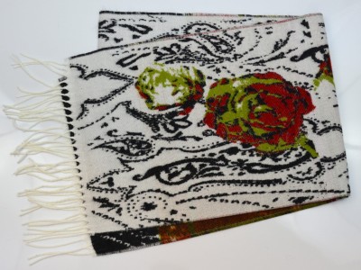 Szal w kwiatowy wzór, biały 240