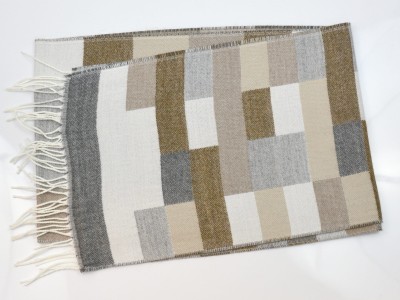 Szal w geometryczny wzór, beż 242