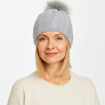 Czapka z ozdobnym splotem, szara 040