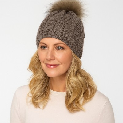 Czapka z ozdobnym splotem, taupe 040