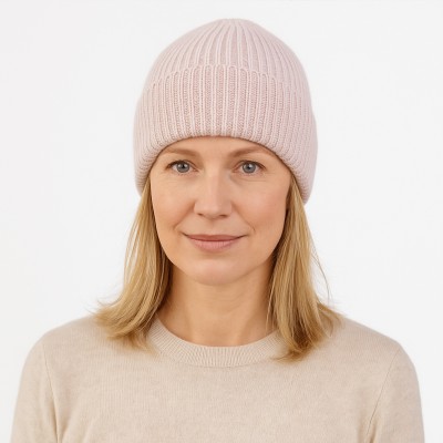 Czapka z błyszczącą przędzą, różowa 052