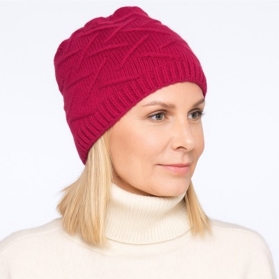 Czapka z ozdobnym splotem, malina 056