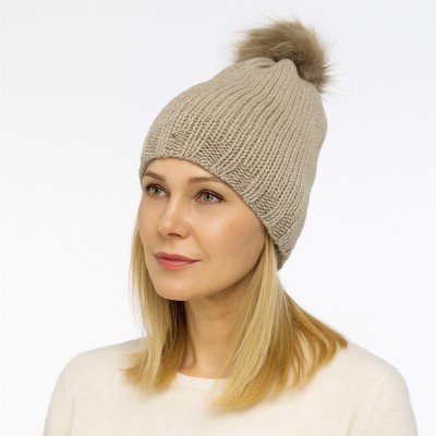 Czapka z błyszczącą przędzą, złota 058