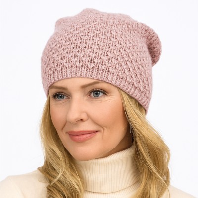 Czapka z błyszczącą przędzą, pudrowy róż 061