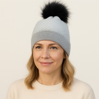 Czapka z wełną merynos, biała 050