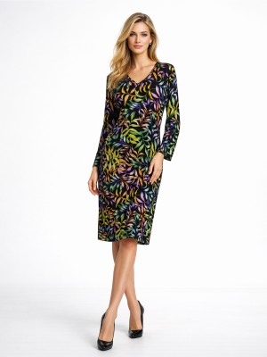 Sukienka z zakładkami w pasie w kolorowy wzór 375