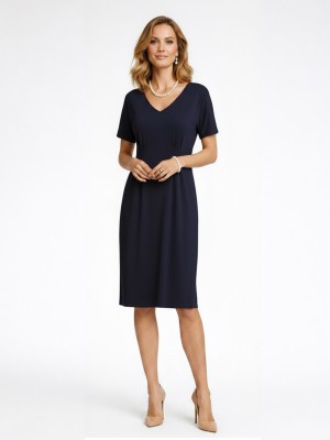 Sukienka z zaszewkami w talii z miękkiej dzianiny granat 111