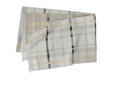 Szal w kratę ecru 152