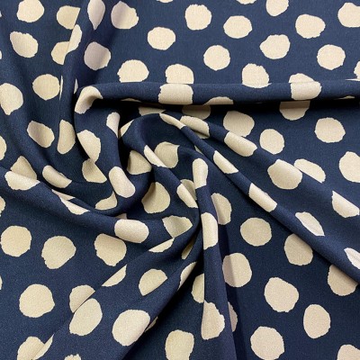 Tkanina wiskozowa w beżowe grochy, czarna WI25